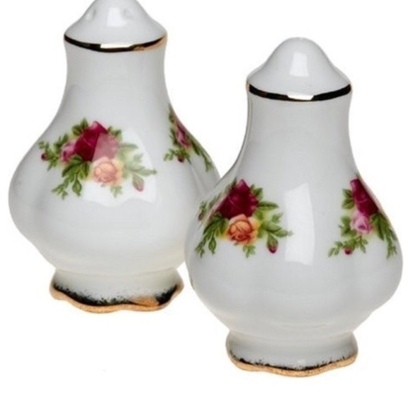 ROYAL ALBERT OLD COUNTRY ROSE PEPPER/SHAKER SET - Picture 3 of 3